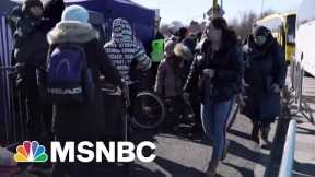 New Jersey Mayor Helps Refugees at Ukraine Border Crossing