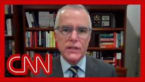 Former FBI deputy director reacts to agents seizing Trump attorney's phone
