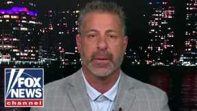 Former FBI agent raises questions on raid of Mar-a-Lago