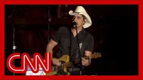 Brad Paisley sings ‘So Many Summers’ at July 4th celebration