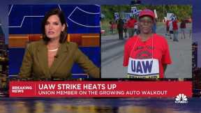 'We're living paycheck to paycheck while the big three is living pretty', says striking UAW member