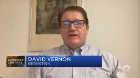 The focus for UPS this earnings season should be volume and margins, says David Vernon