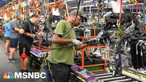 Benefits of historic auto union worker contracts redound to non-union labor as well