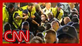 See the clash that forced Democratic lawmakers to evacuate