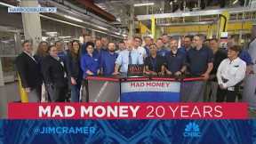 Jim Cramer joins the Corning glass plant workers in Harrodsburg, Kentucky