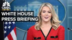 LIVE: White House press secretary Karoline Leavitt holds a briefing with reporters — 10/3/2025